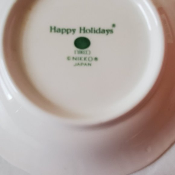 Set of Four Demitasse Cups and Saucers - Picture 3 of 6